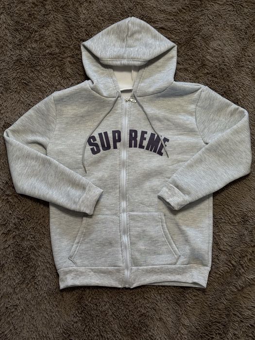 Кофта від Supreme чорна і сіра