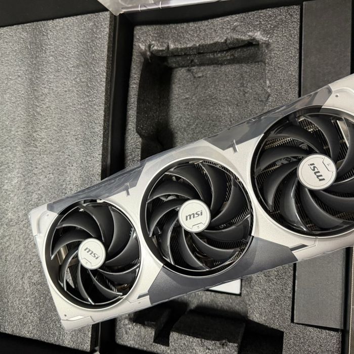 Відеокарта RTX 5090 (під відновлення)