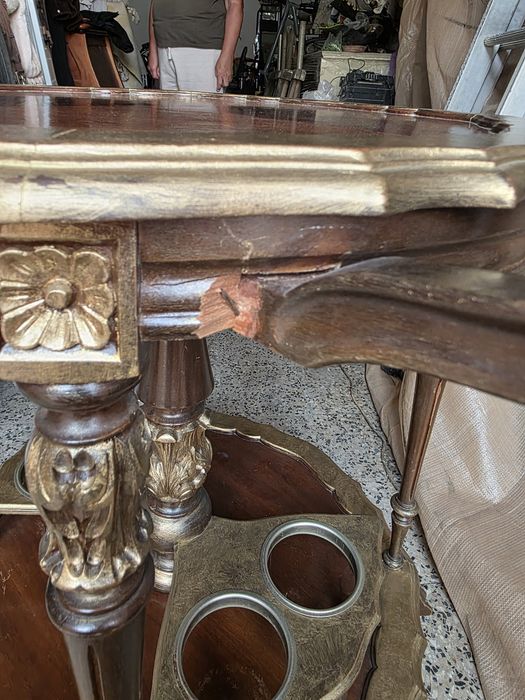 Mesa de centro antiga(bar), de estilo Luís XV, em madeira