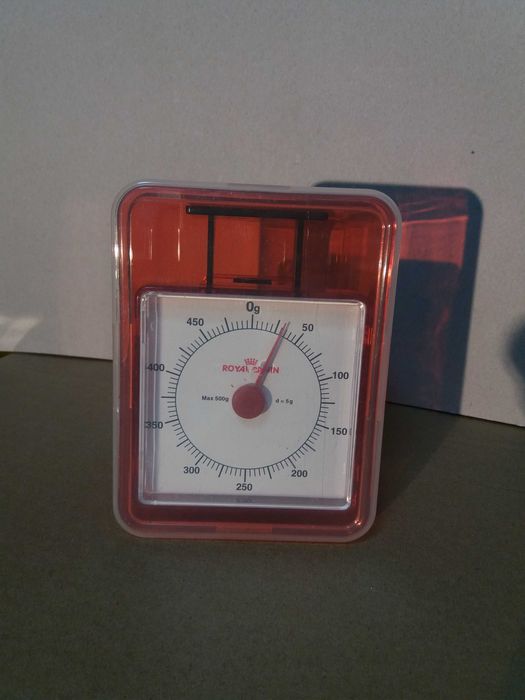 Waga do odmierzania i porcjowania karmy