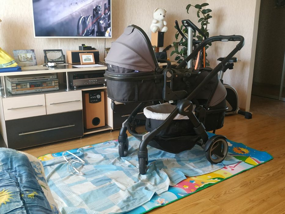 Коляска для двійні