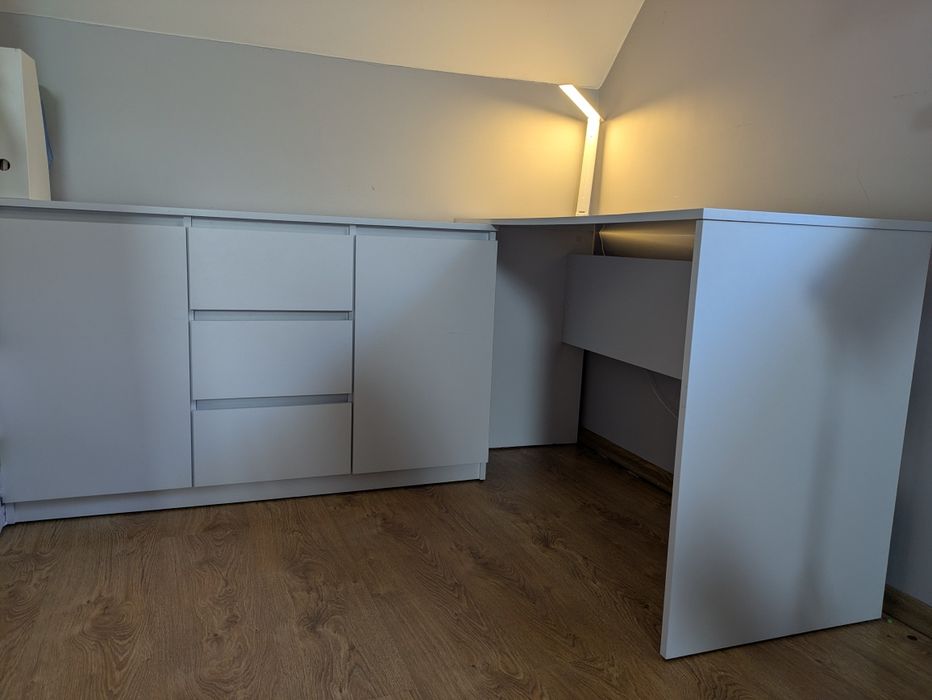 Biurko wraz z komoda i krzesłem  białe mat