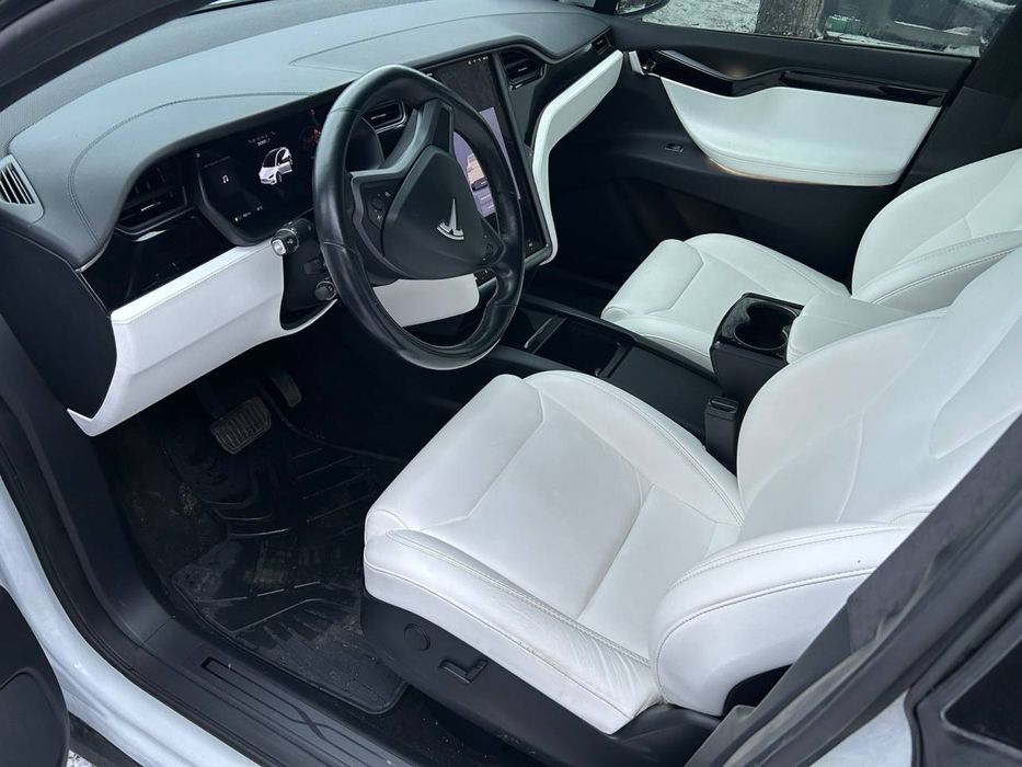 Tesla model X 2018 Intel