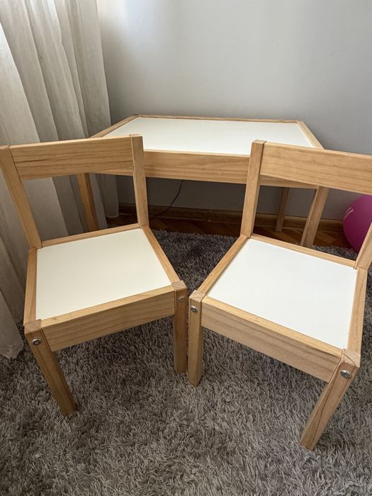 Дитячий столик та стільчики IKEA, тримач для паперу