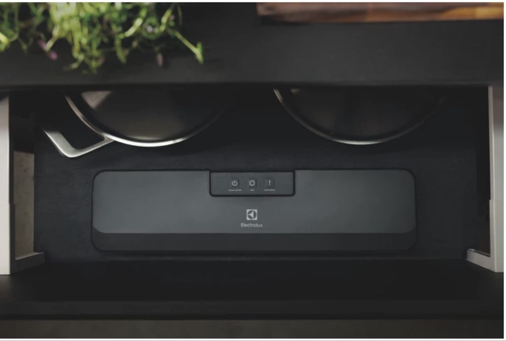 Вакуумний пакувальник(вакууматор) Electrolux E4VS1-4AG