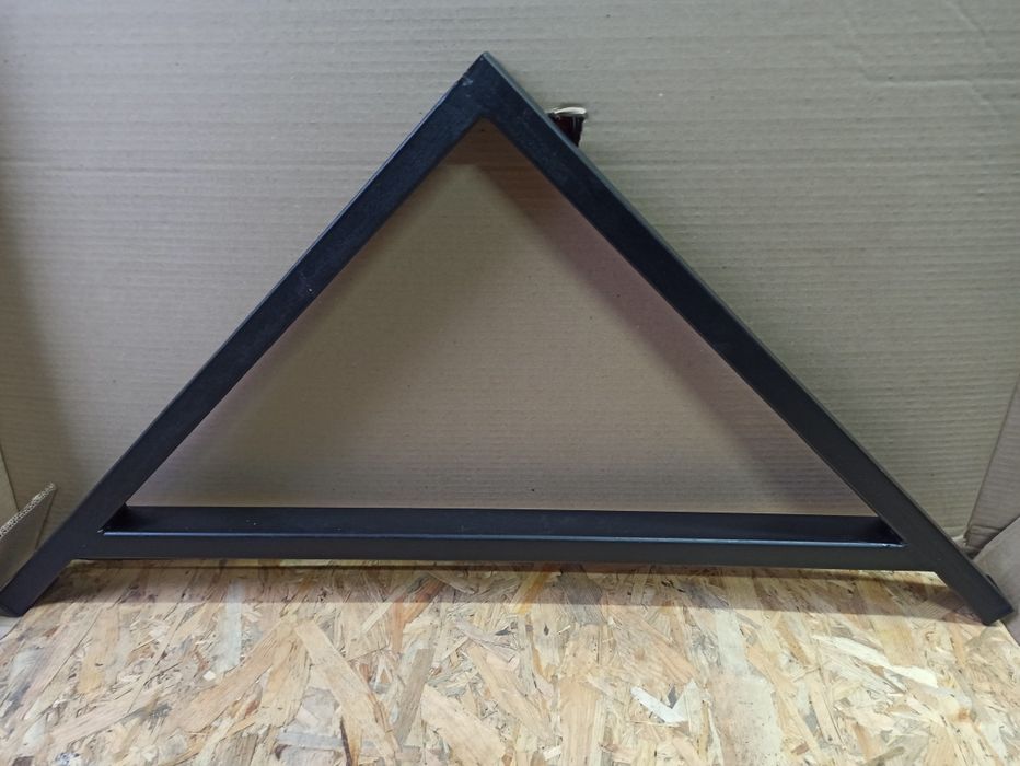 Кронштейни для полок столів умивальників.