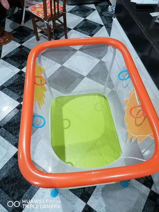 Parque de bebe em bom estado