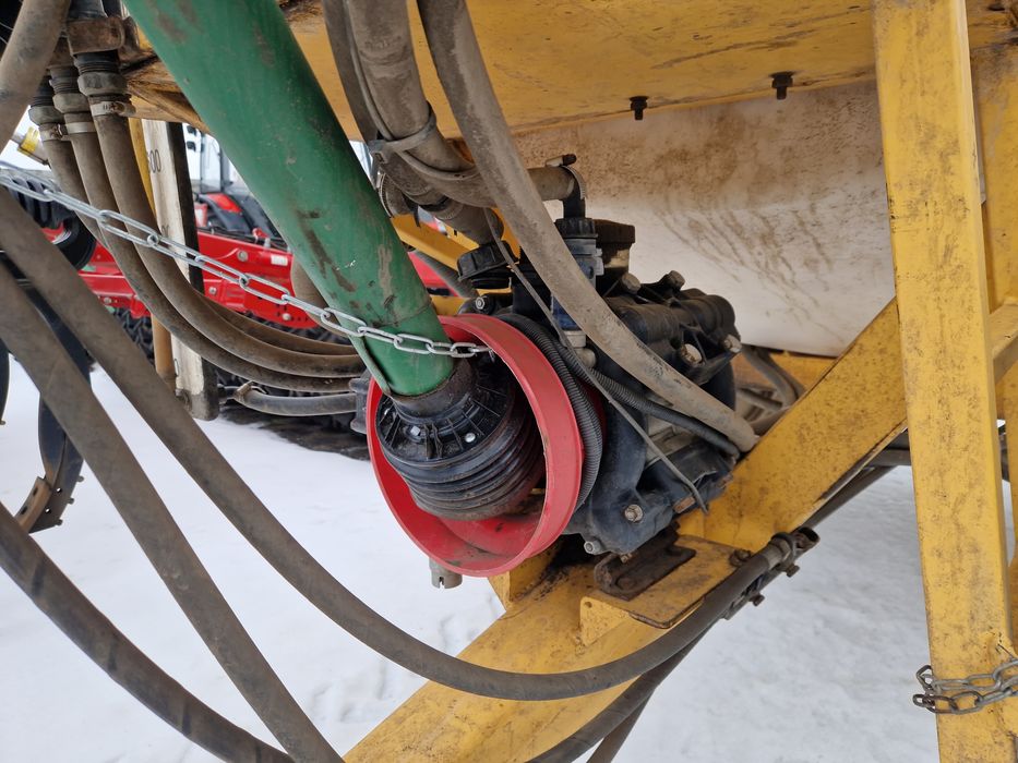 Причіпний  оприскувач "Кронос"