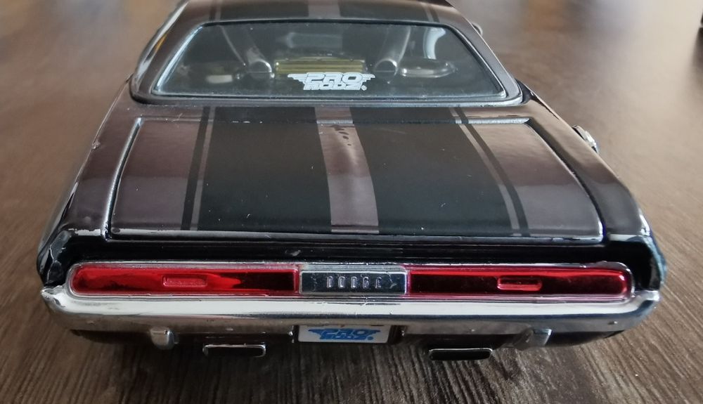 Model Dodge Challenger R/T 1970. skala 1:24 Maisto