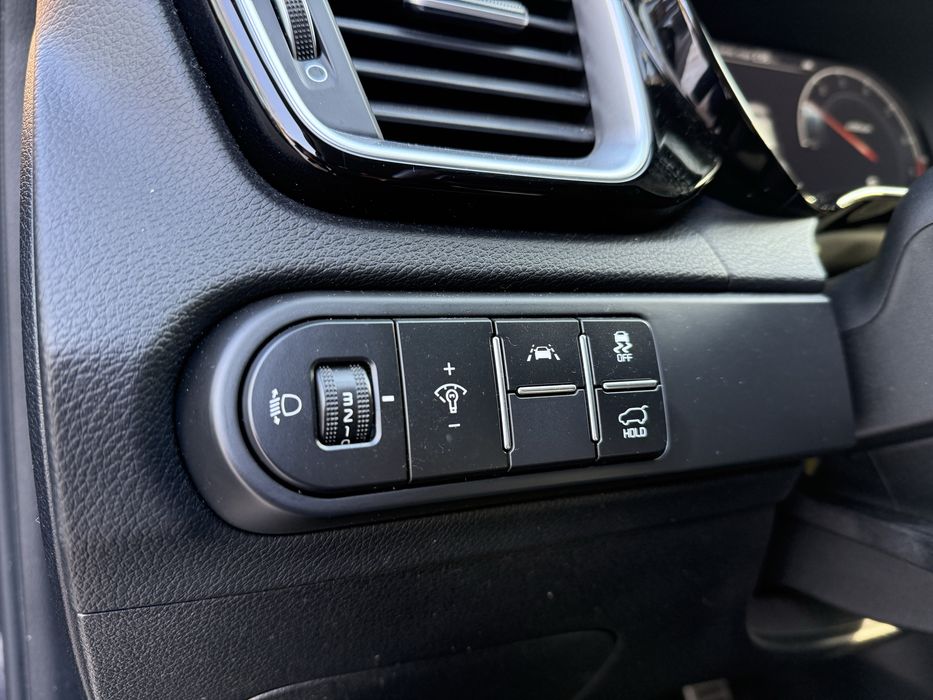 Атомобіль KIA XCEED top