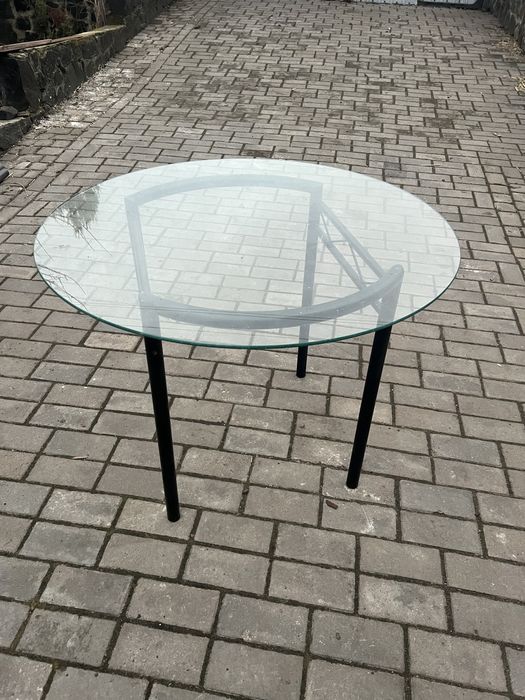 Стіл кухонний скляний