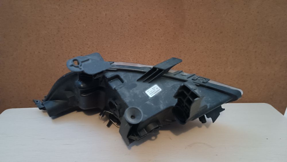 Vendo farol de nevoeiro direito de Opel corsa D ano 2006/14