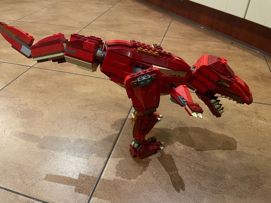 Super dinozaur Tyrex z lego