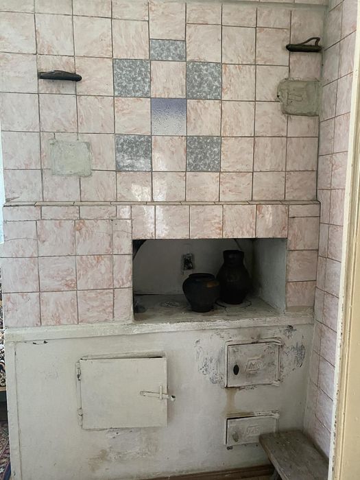 Продається хороший житловий будинок з господарськими спорудами