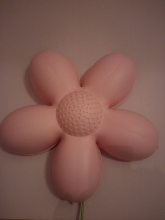 Lampka dziecięca ścienna kwiatek Ikea.