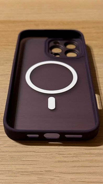 Etui iPhone 16 Pro Max MagSafe osłona aparatu półprzezroczyste fiolet
