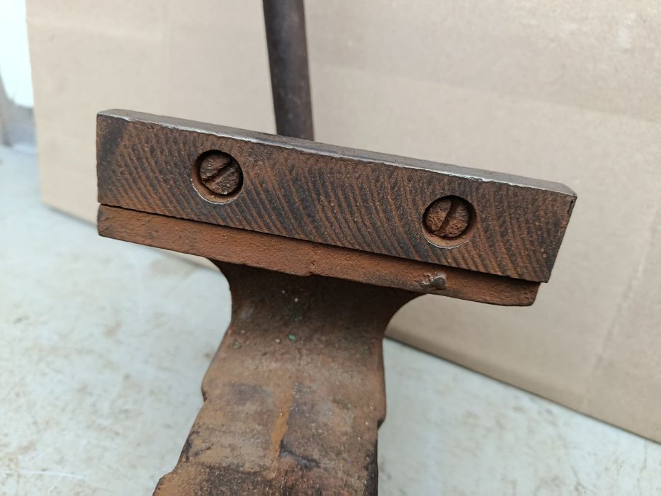 Тиски слесарные 140 мм