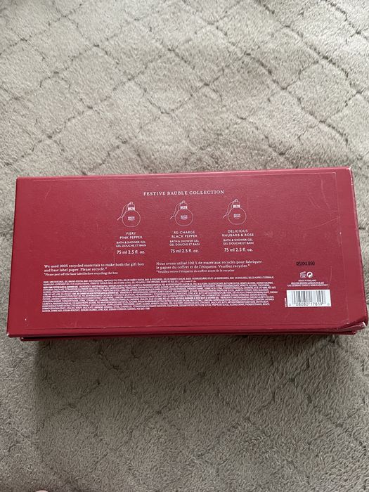Геоь для душу Molton Brown Festive Bauble Collection,