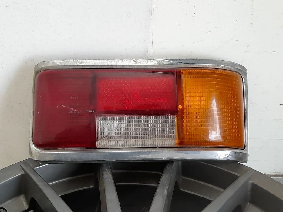 Lampa prawy tył Mercedes W114 W115 Mercedes-Benz K33360