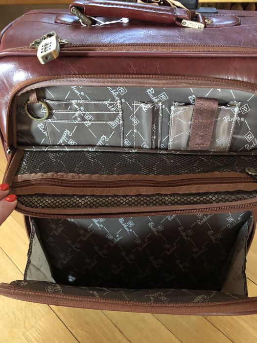 Шкіряна валіза