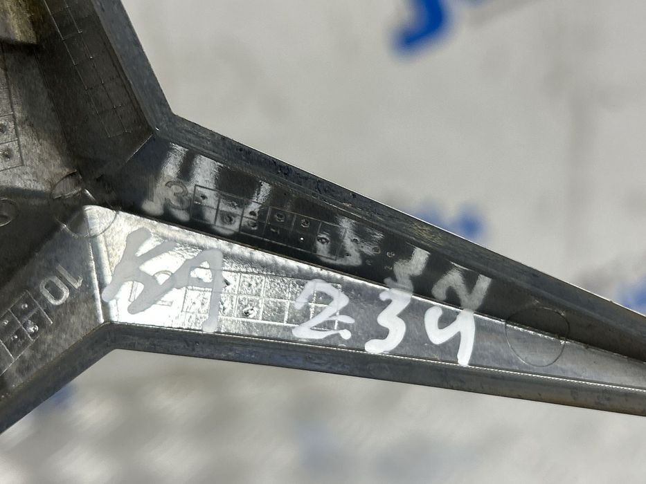 Эмблема решетки радиатора A0008171016 для Mercedes Benz X156 GLA-Klass