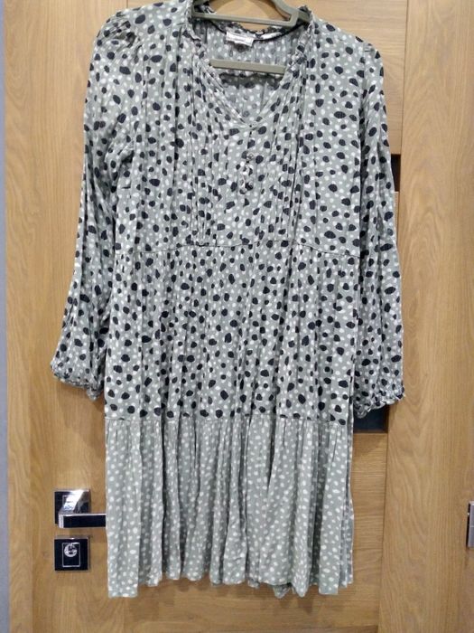 Cudna sukienka FAT FACE rozmiar L/2XL biust 110cm