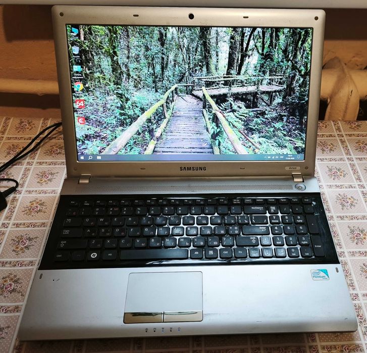 Samsung RV518 i5 / 8GB RAM / SSD+HDD / Windows 10 / Wi-Fi 2,4 ГГц та 5 ГГц  — ідеальний для навчання, роботи з документами та інтернетом