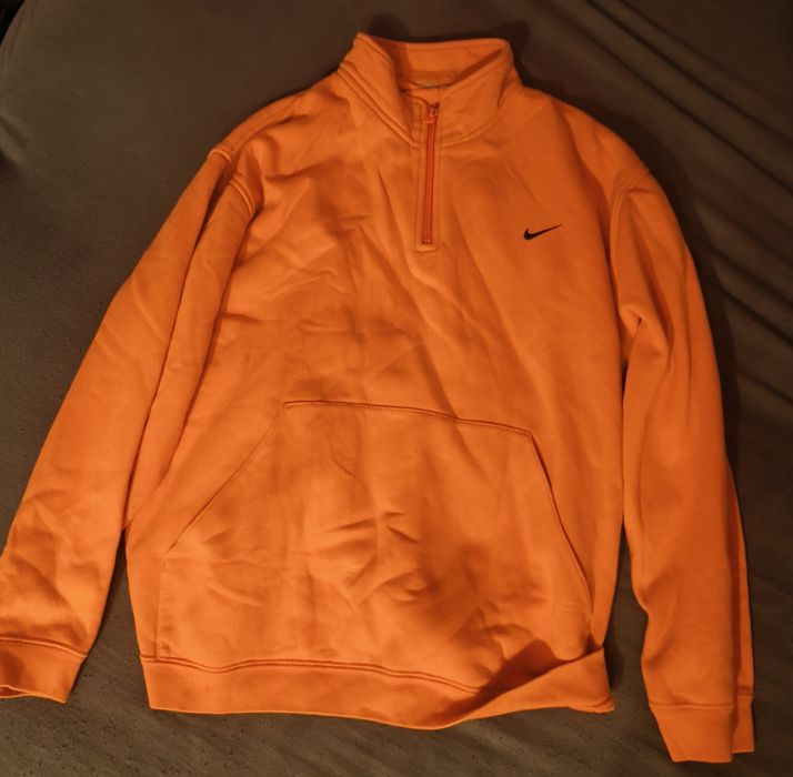 Pomarańczowa bluza nike