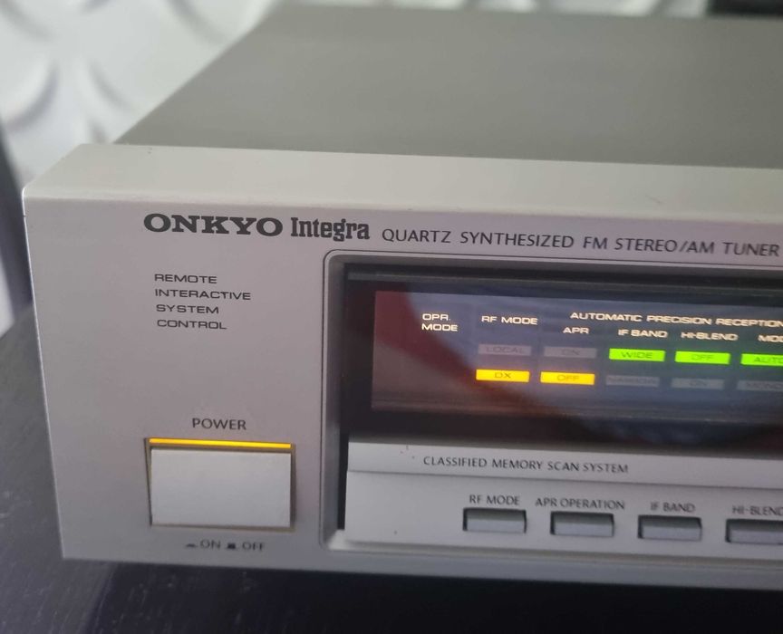 Tuner Onkyo Integra T-4650