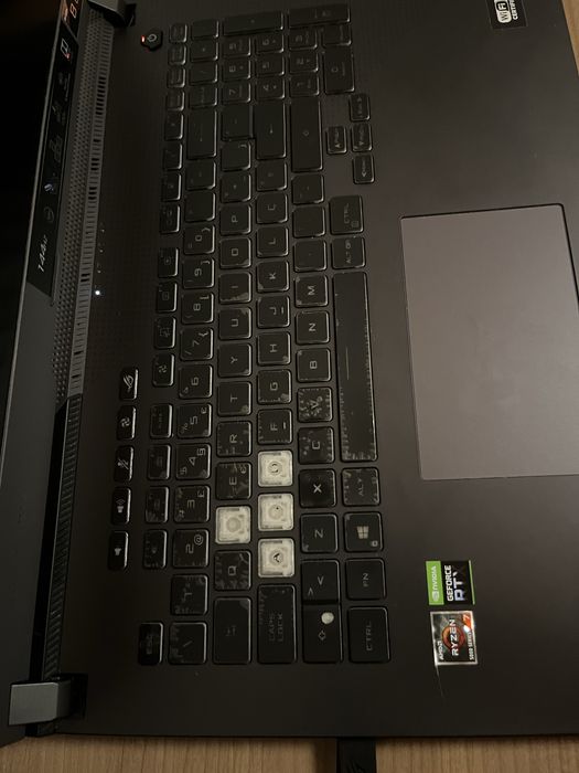 Computador gamer Asus ROG G713 R7-580