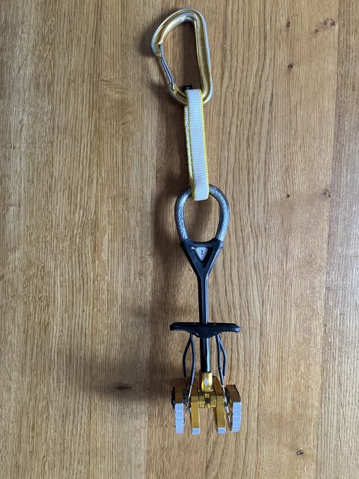 Camalot Black Diamond Ultralight #2 + karabinek DMM Spectre