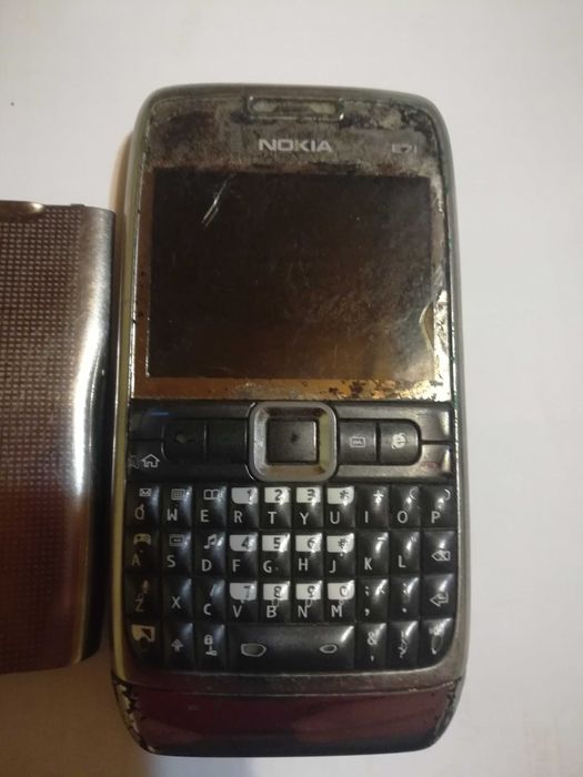 Продаю рабочие и не рабочие мобильные телефоны