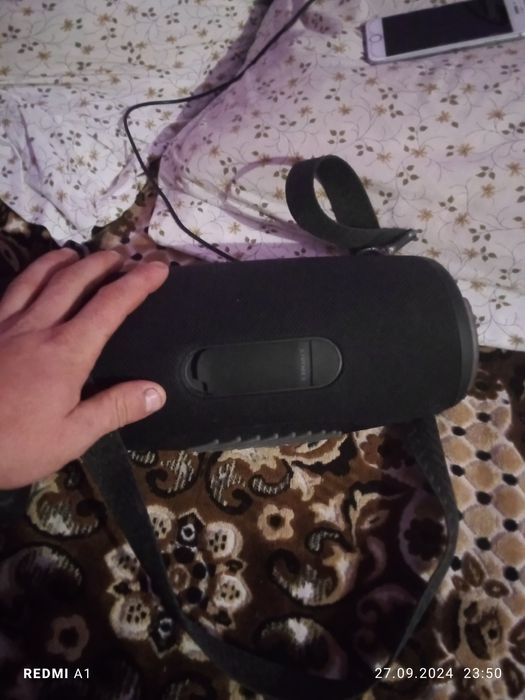 Также джбл екстрім 3 в досить гарному стані все робить без проблем