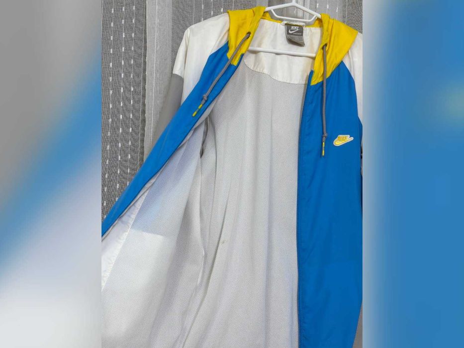 kurtka Nike niebieska geometryczna kapturem M