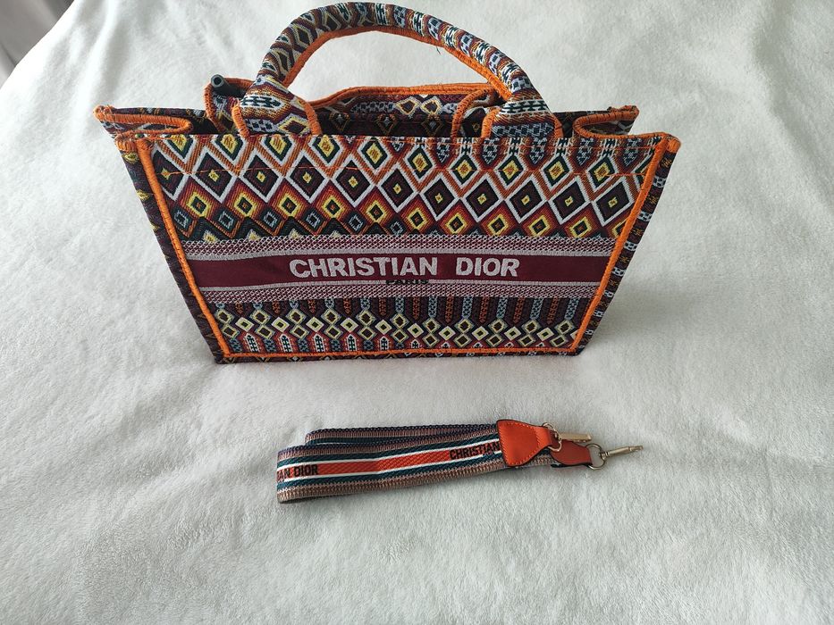 Torebka book tote bag Dior.