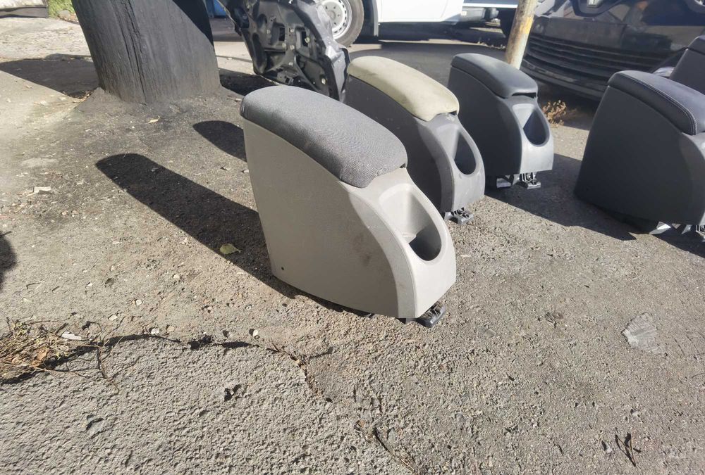 Підлокітник. Подлокотник. Канго. Цітан. Citan. Розб