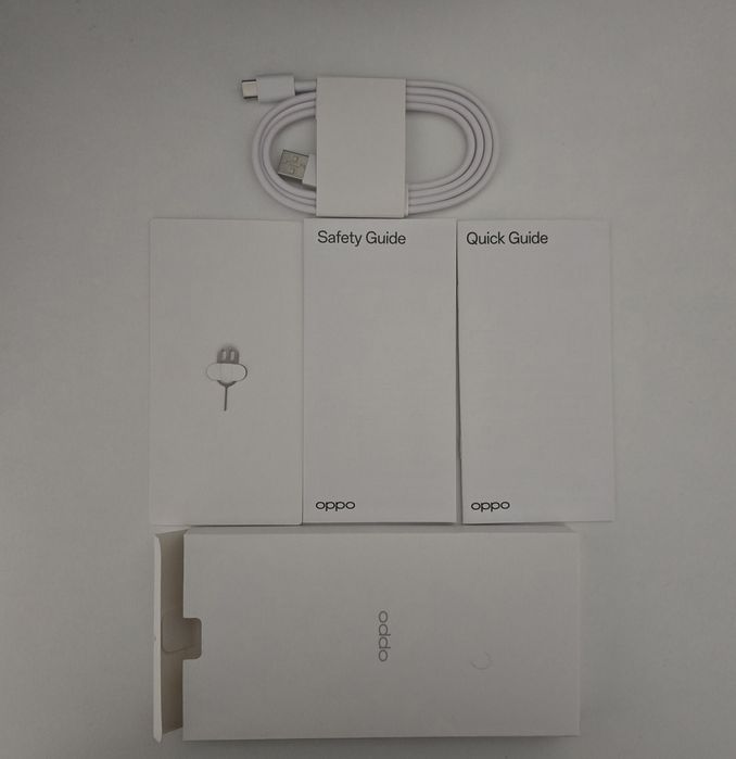 Oppo Reno12 FS 5G (12GB RAM / 512GB) – Praticamente Novo