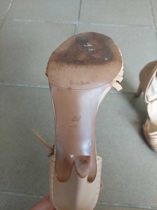 Buty na obcasie - sandałki beżowe, obcasy brązowe i fioletowe