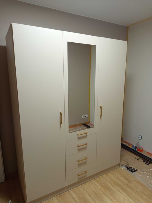 Montaż mebli z paczek plus drobne naprawy domowe