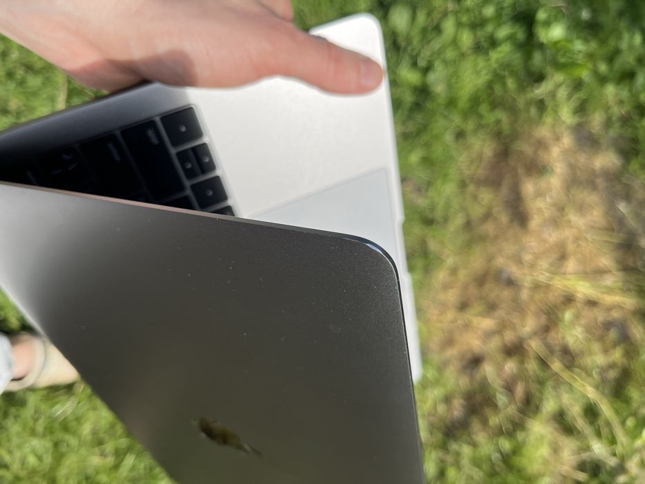 MacBook pro 13 2017 8/128