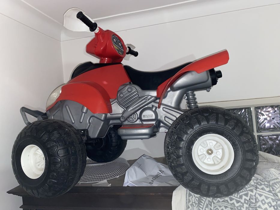 Mota 4 rodas/Quadriciclo Elétrico de criança a funcionar