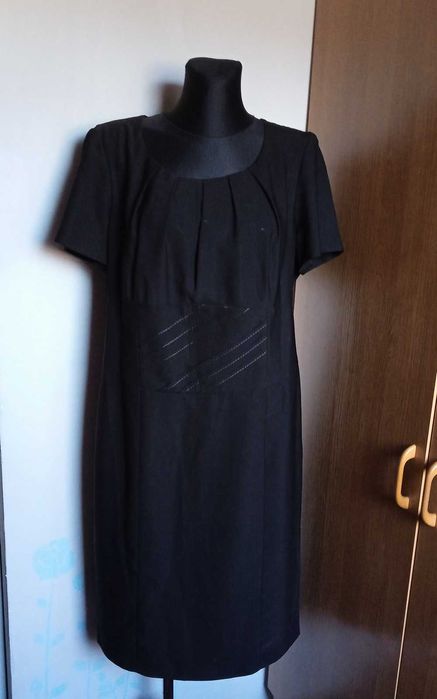 Elegancka czarna sukienka r. 46