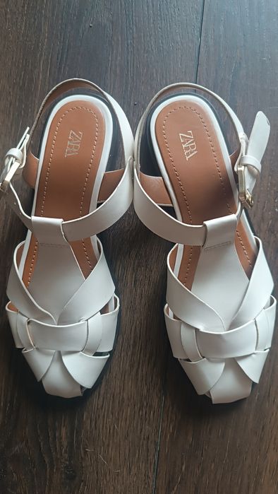 Сандалі  босоніжки zara