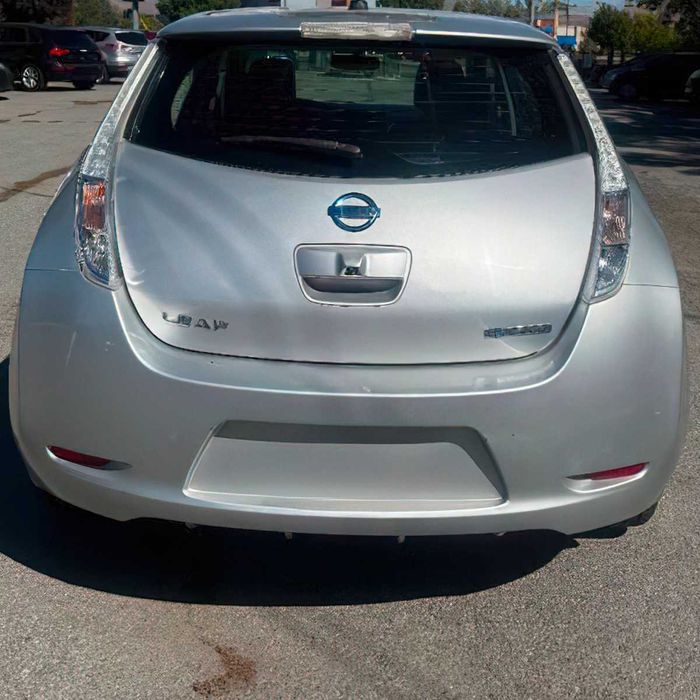 Nissan LEAF SV      2015