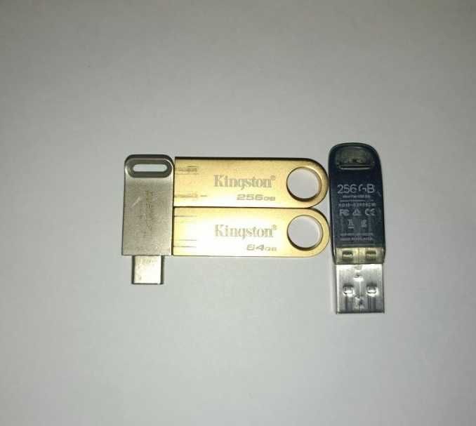 Продам одним лотом 4 шт. флеш-накопичувача.