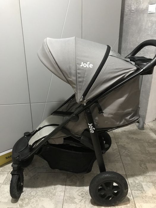 Прогулянкова  коляска Joie
