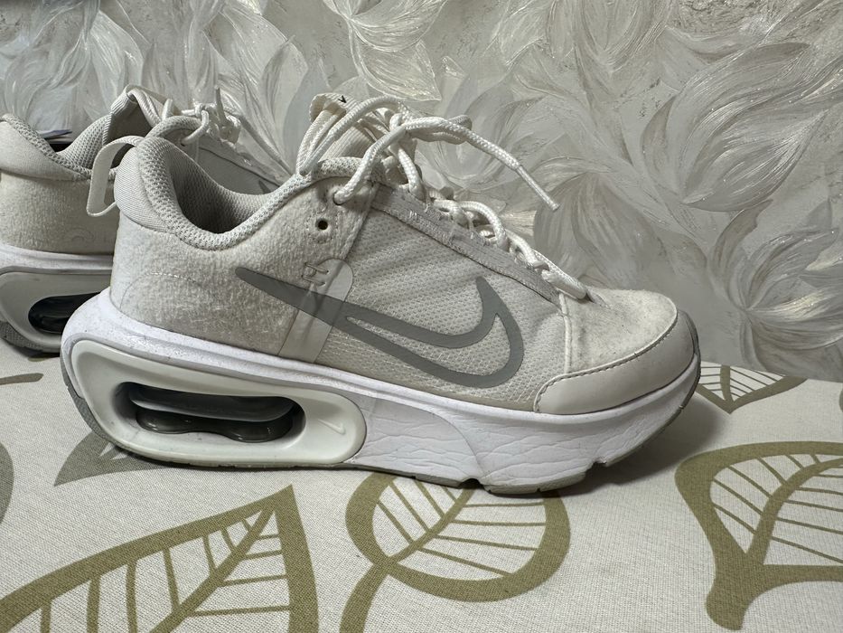 Кросівки Nike Air Max Intrlk WomenS Shoes White DQ2904-100 36 розмір.