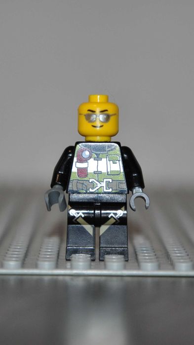 0396 Figurka LEGO cty0670 Town Fire - Reflective Stripes