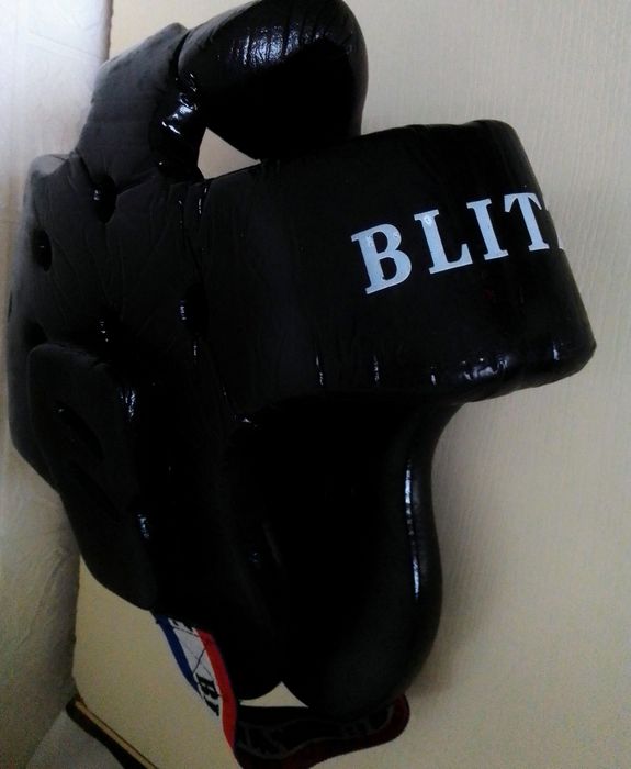 Vende-se Capacete de Proteção marca BLITZ, Tamanho  S, para Artes Marc