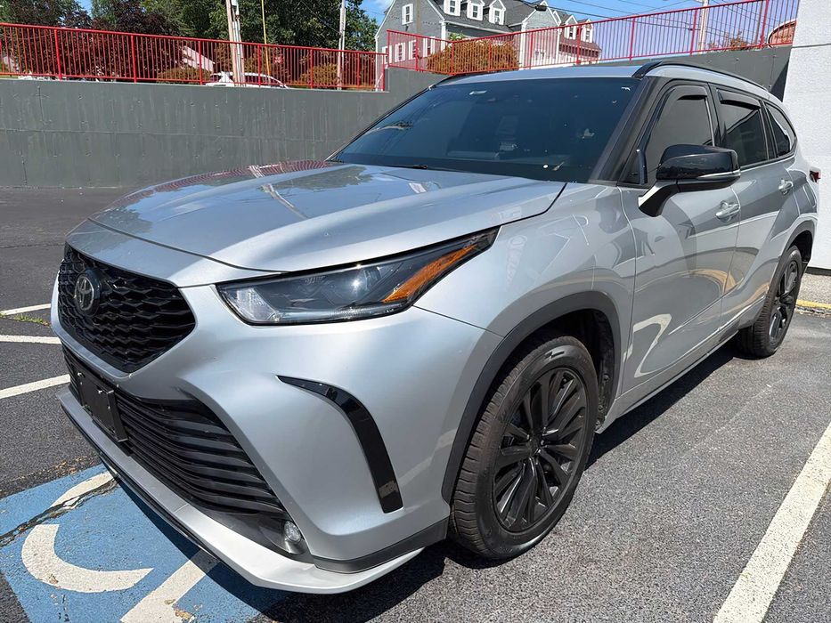 Toyota Highlander      2021